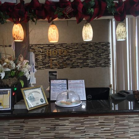 Hope Inn Lenox Экстерьер фото