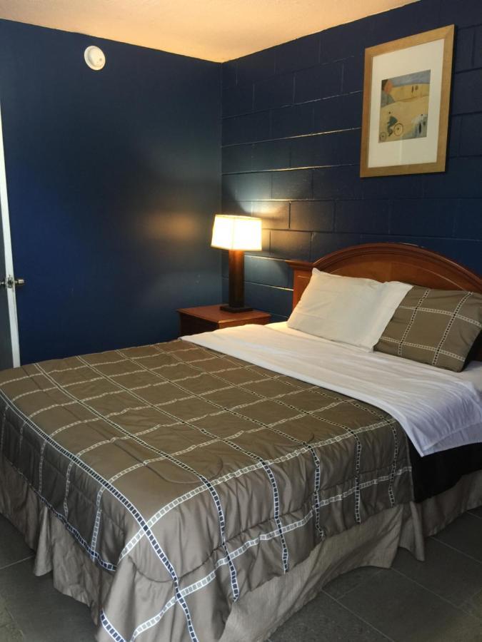 Hope Inn Lenox Экстерьер фото