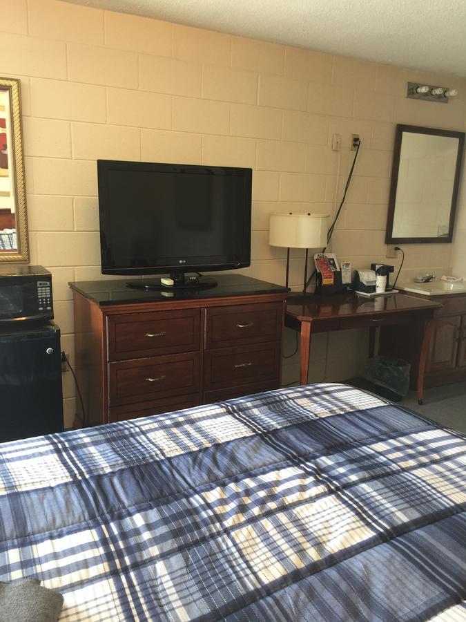 Hope Inn Lenox Экстерьер фото