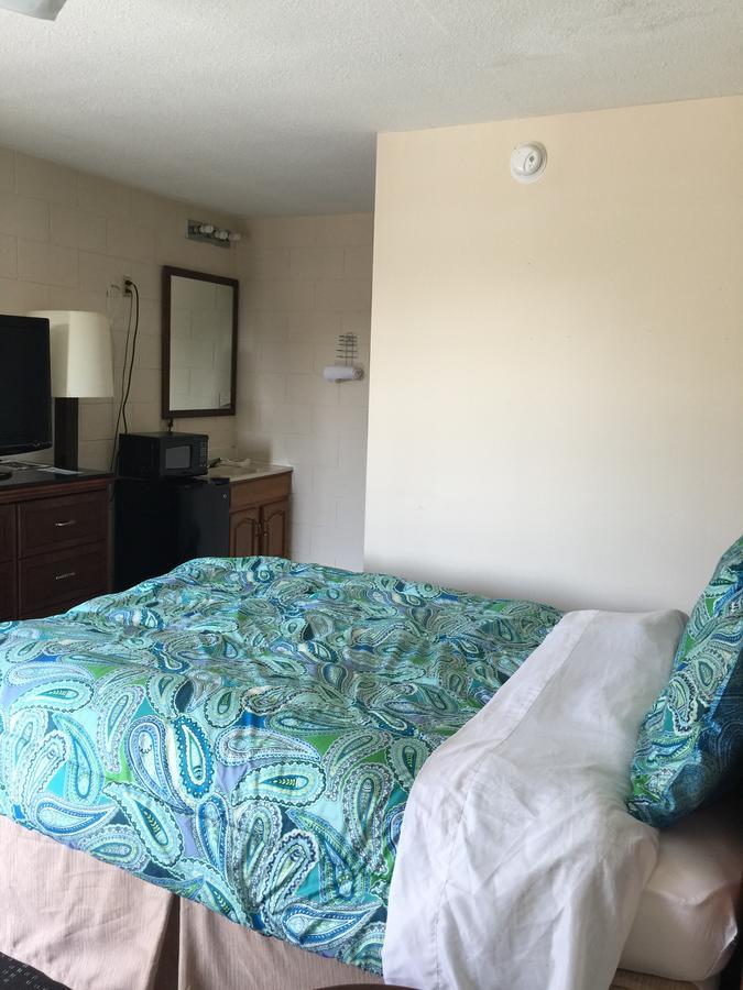 Hope Inn Lenox Экстерьер фото
